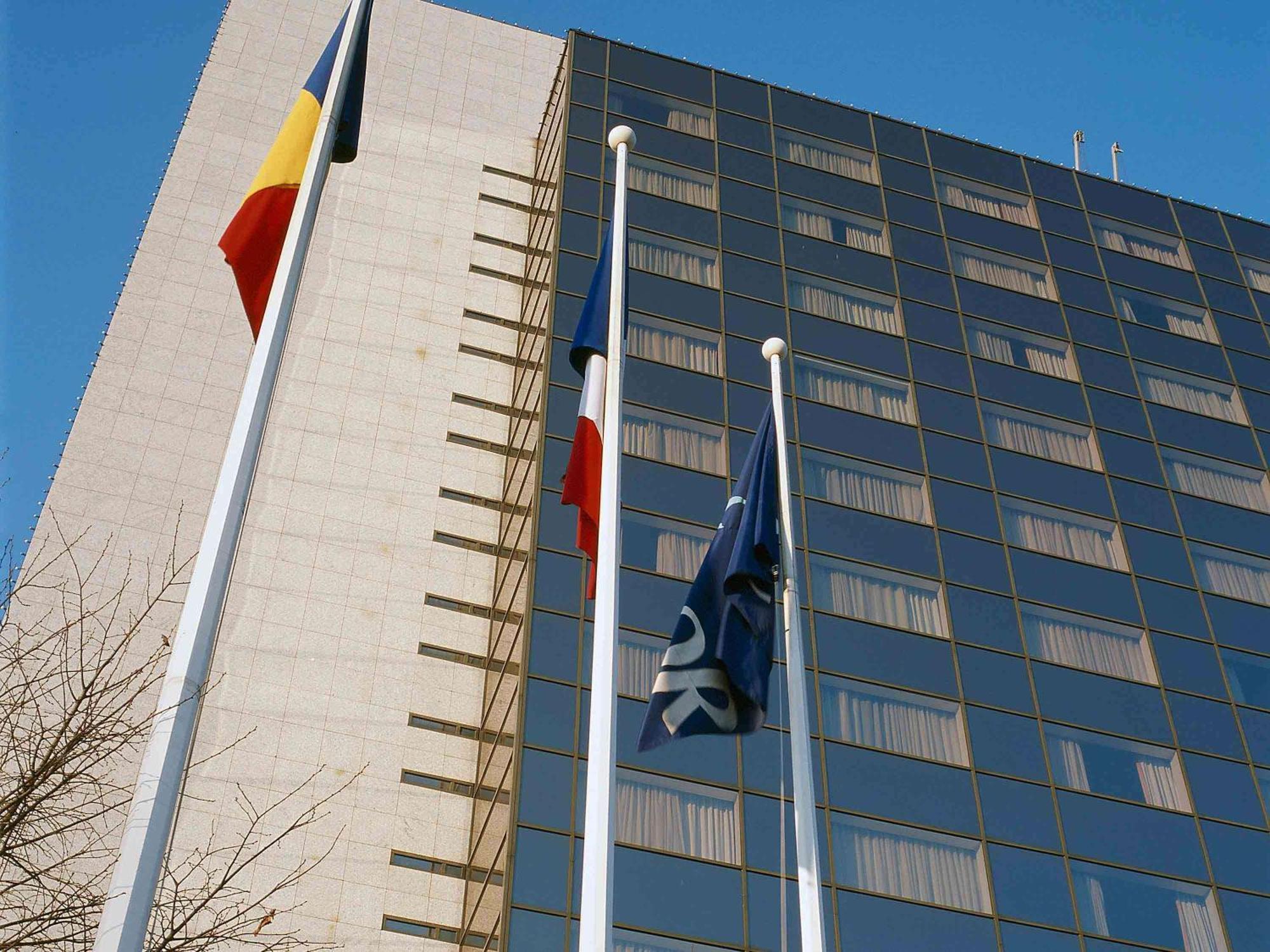 Pullman Bucharest World Trade Center Hotel Exterior foto